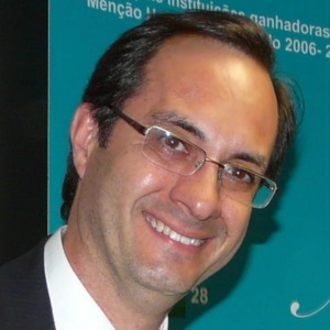 RUY R. CAMPOS JUNIOR